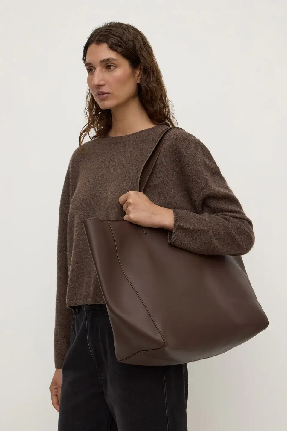 Assembly Label marina brown tote bag