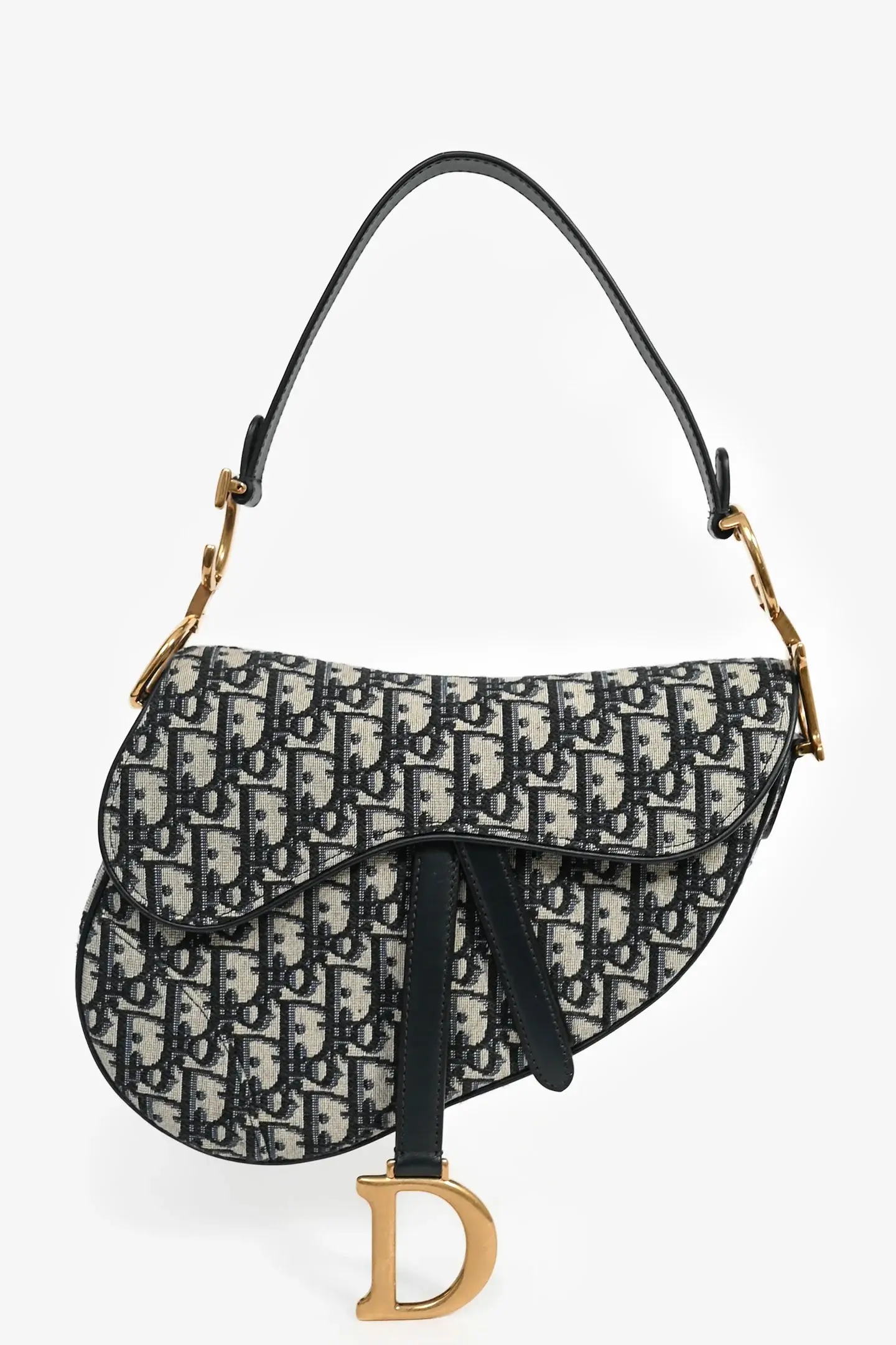 Mine and Yours secondhand clothes