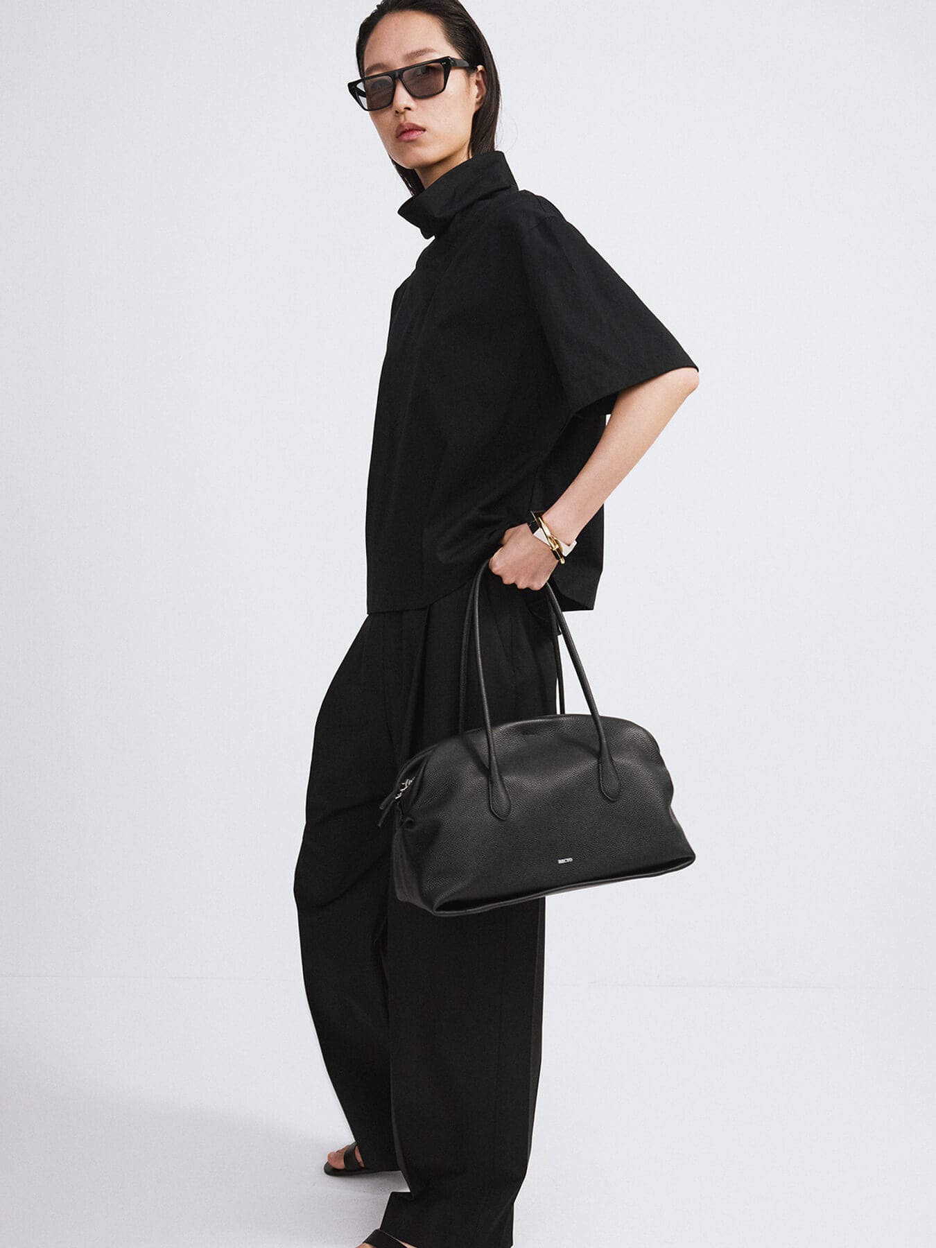 Recto singular black shoulder bag