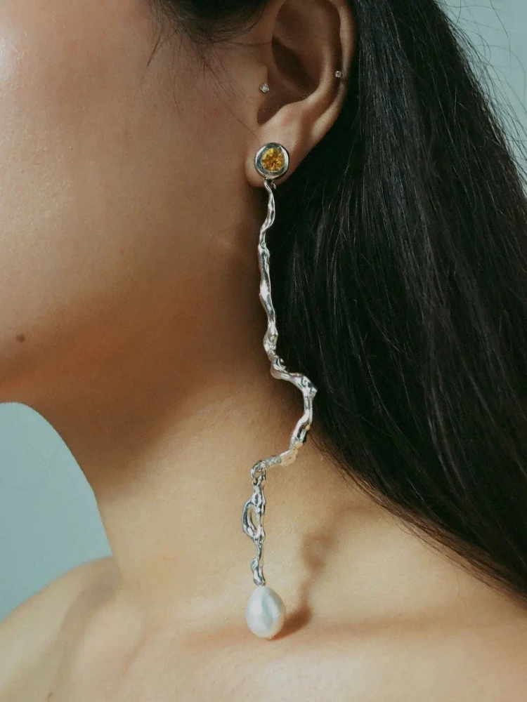 Faris elektra Pearl single earring