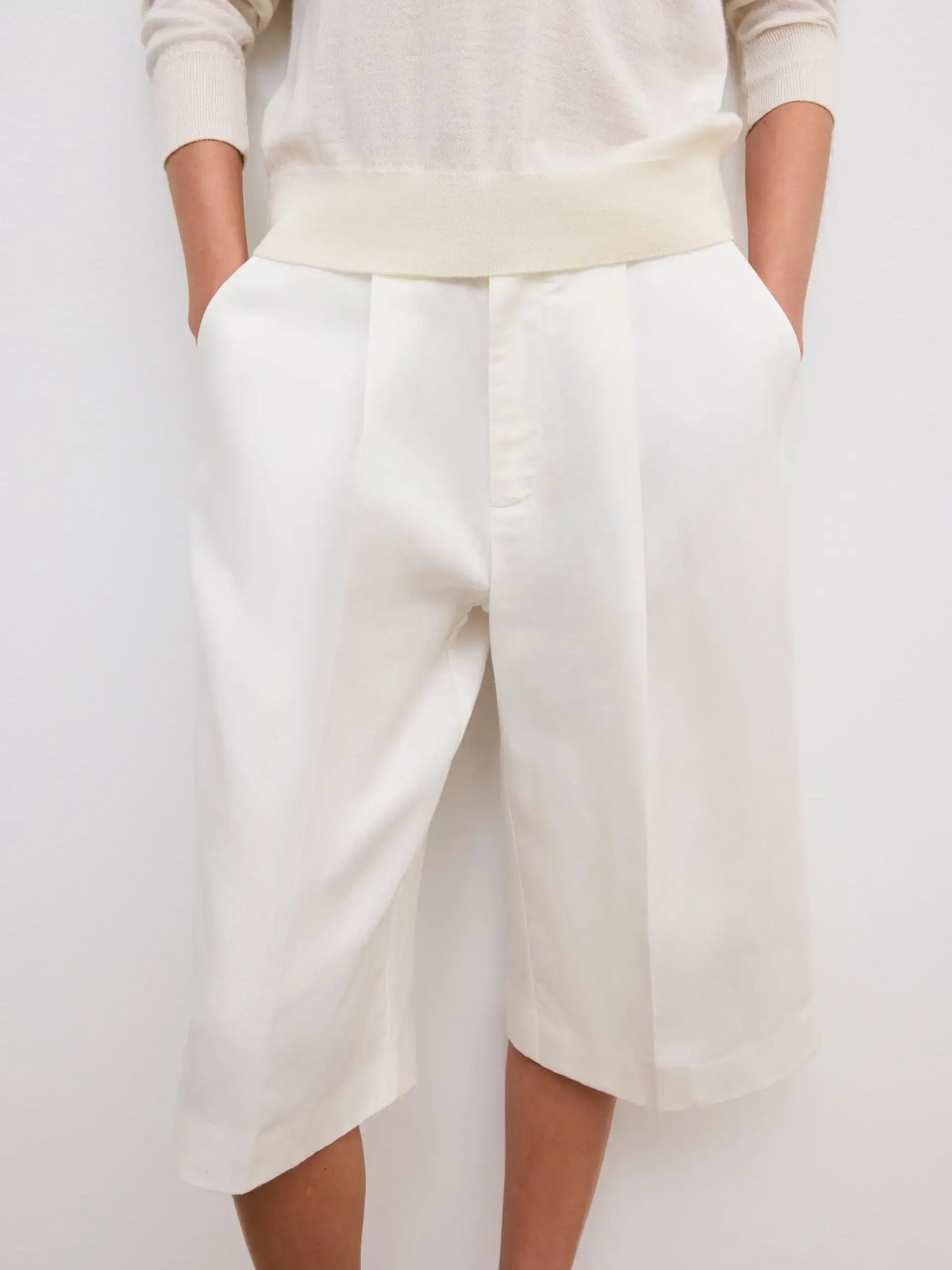 Dagmar linen tailored shores