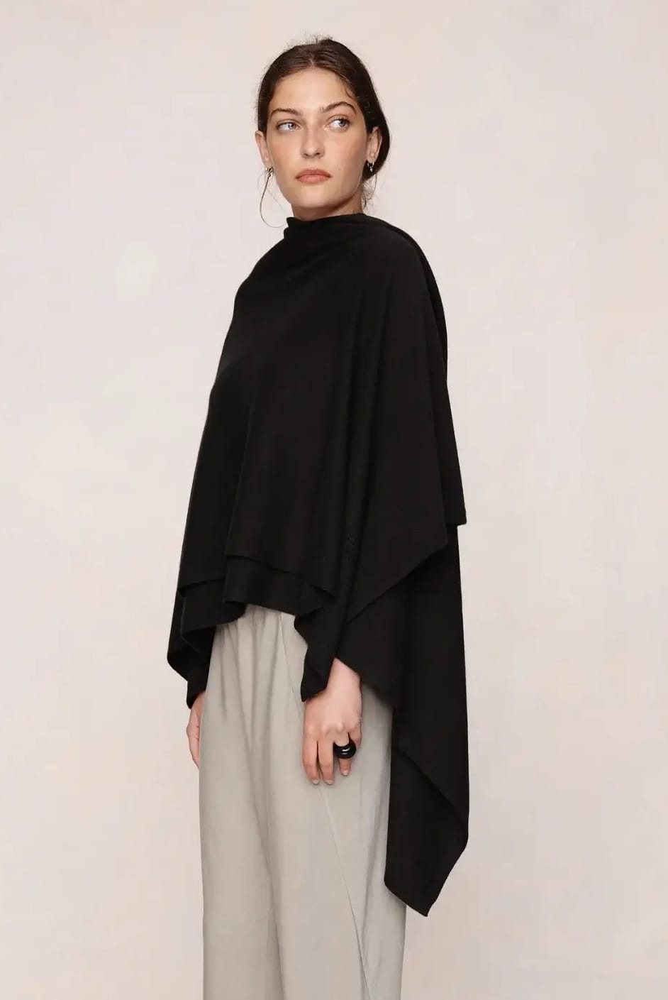 Marle black poncho