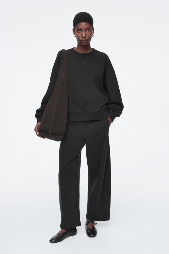 COS black sweatshirt