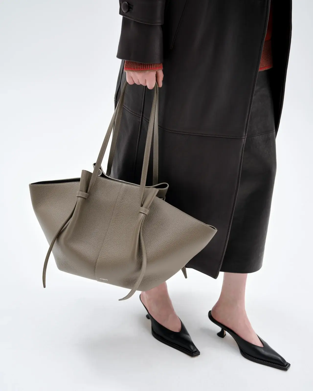 Yuzefi large taupe mochi tote bag